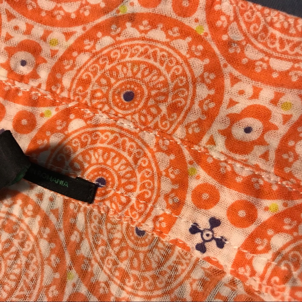BENETTON Stunning Tissue weight orange medallion button shirt— Caio bella! - Picture 6 of 10